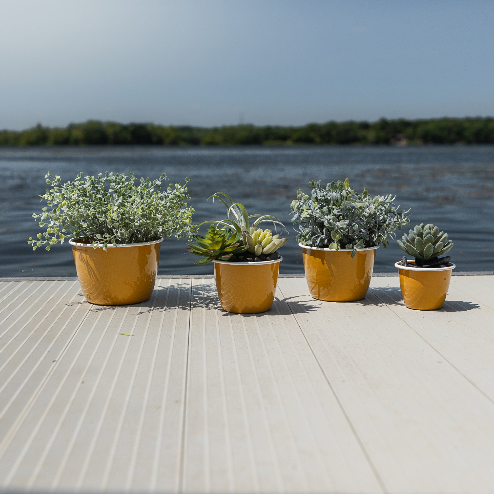 ENAMEL MINI METAL PLANTERS MUSTARD, SET OF 4 (MIN 2)