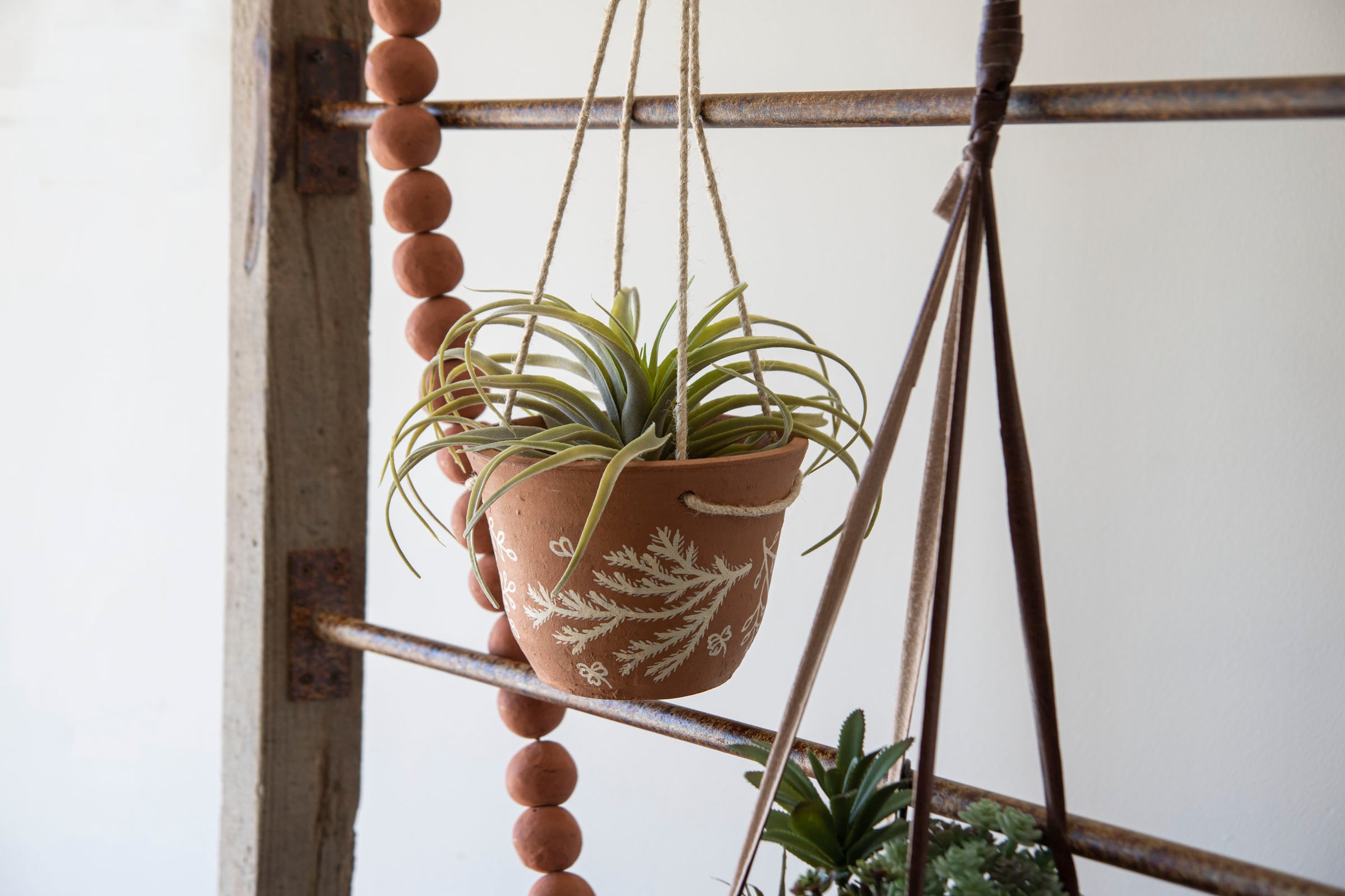 NICOLE TERRACOTTA HANGING PLANTER (MIN 2)