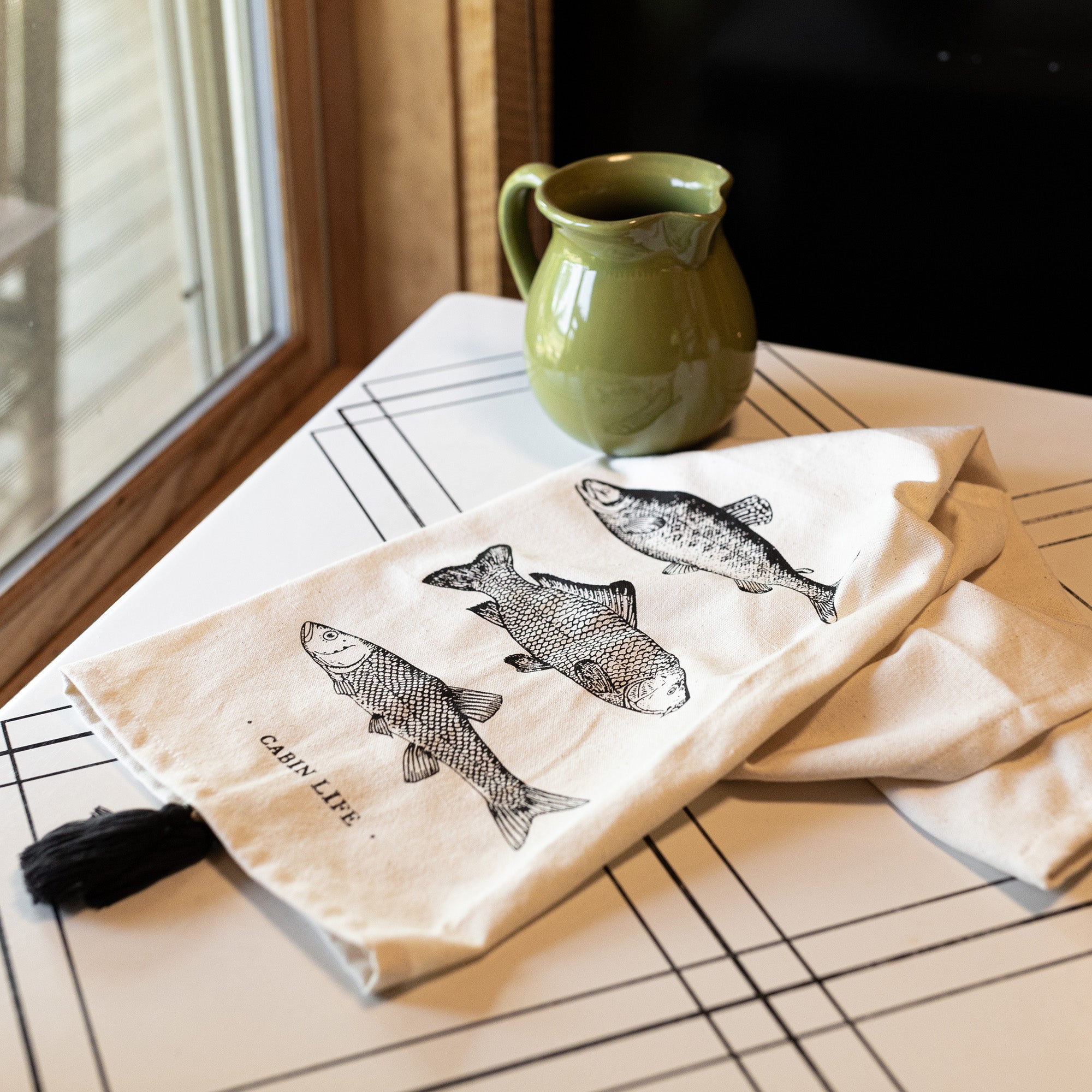 CABIN LIFE FISH TEA TOWEL (MIN2)