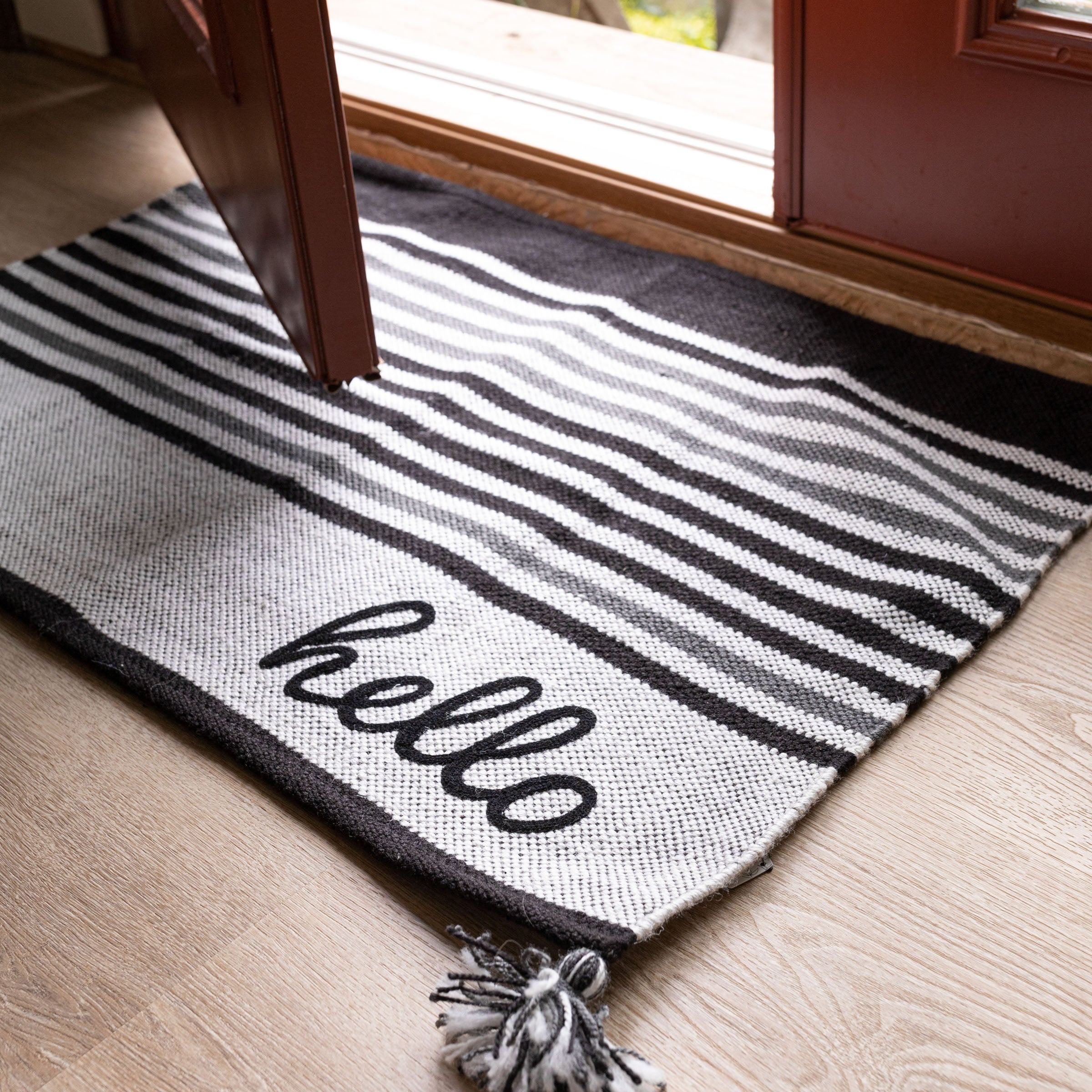 2X3 HELLO OUTDOOR RUG BLACK (MIN 2)